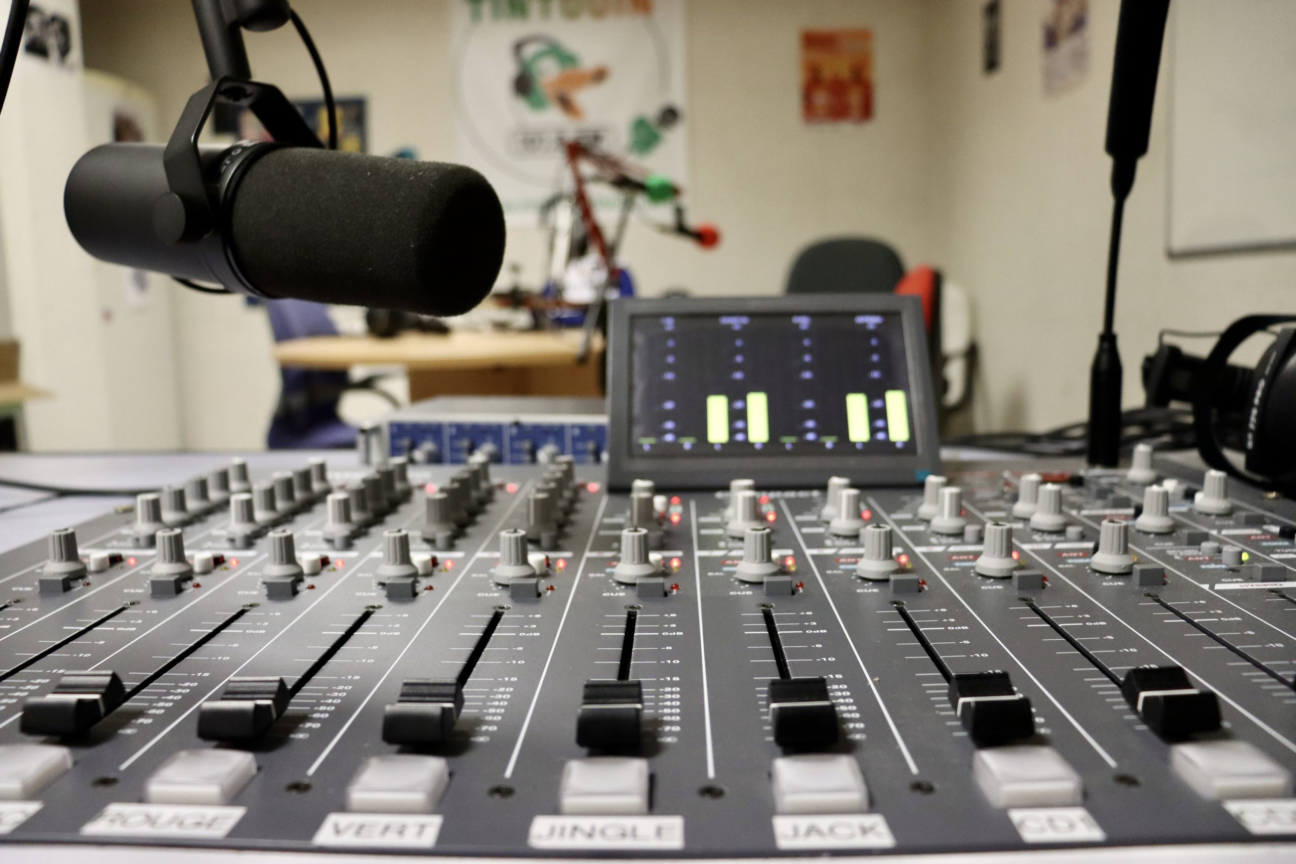 studio radio tintouin